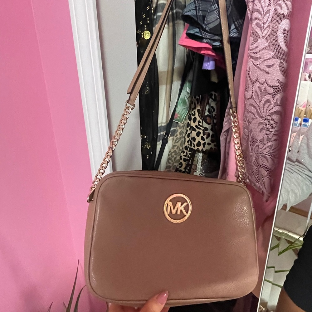 MK Michael Kors crossbody used beige purse.
